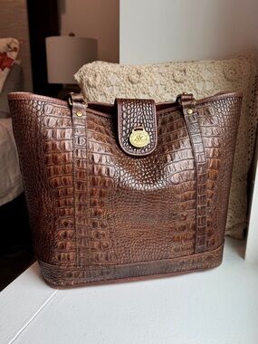 Vintage Brahmin Croc Embossed Leather Tote Brown Carryall w/ Removable Pouch